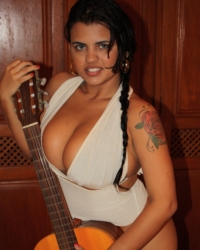 Andria Zammi Guitar
