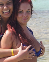 Arina Busty Bikini Chick