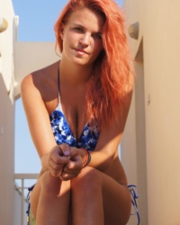 Laura Redhead Beach To Nude