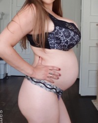 Samanta Lily Pregnant Pics 4